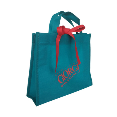 Petit sac non tissé réutilisé de CMYK 30cm 80gms pp