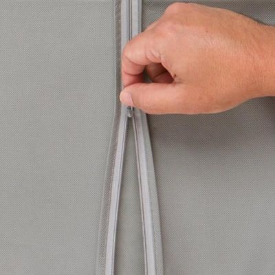 Couverture non tissée respirable élégante du costume 260gsm de CMYK 40x2.5cm