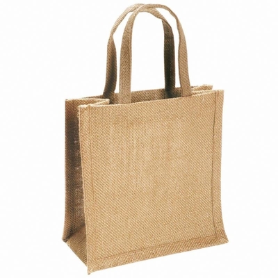 Les femmes échouent le milieu ont manipulé le sac à provisions de jute de 50cm