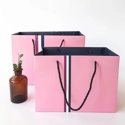Sac UV lavable de papier vélin non de 21x11x27cm 350g CMYK 160gsm